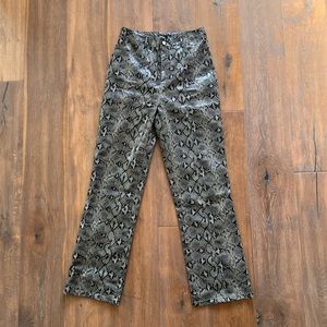 Boohoo / Size 8 / Pants